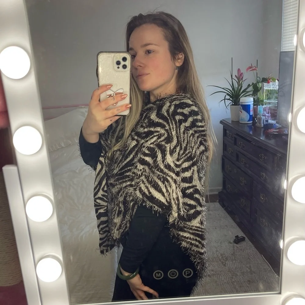 Coco + Carmen Zebra Poncho - Picture 6 of 6